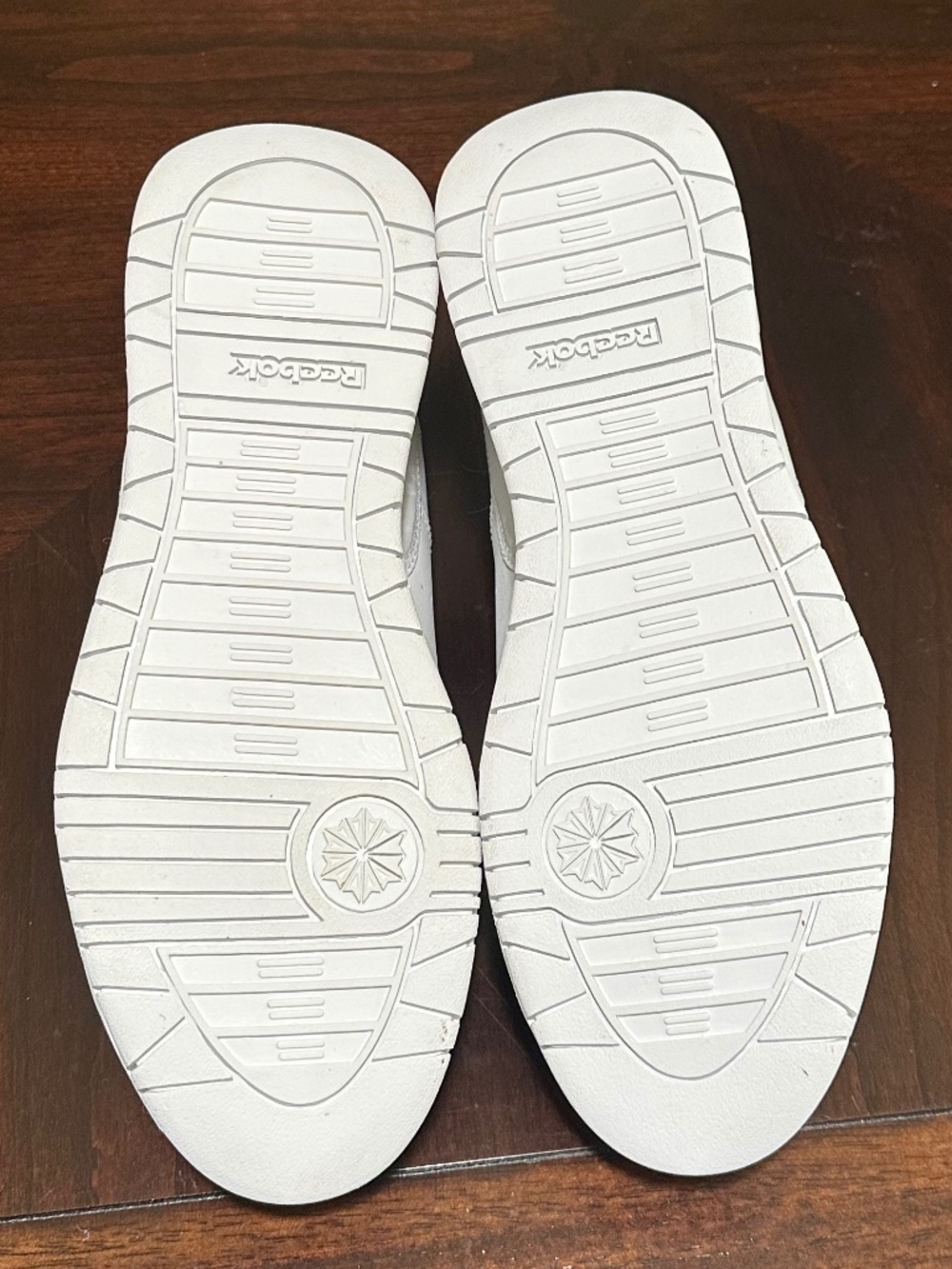 NEW Vintage Reebok NBA Downtime Low Sneakers, Size 6 - Picture 11 of 14
